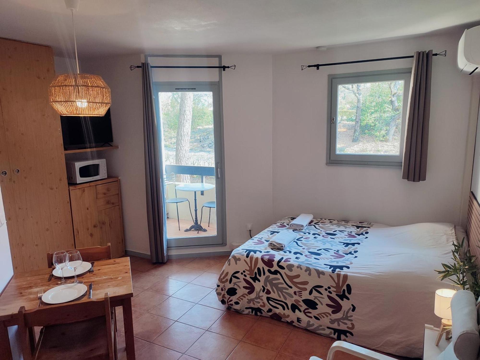 Le Studio Des Garrigues - Climatise Gréoux-les-Bains Exteriör bild