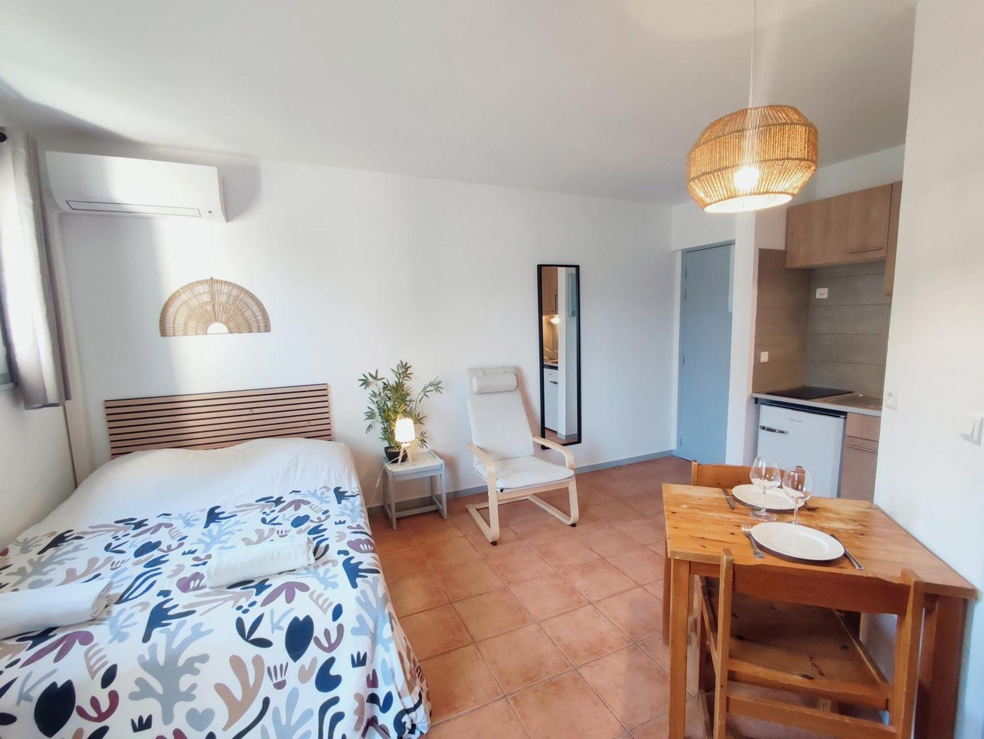 Le Studio Des Garrigues - Climatise Gréoux-les-Bains Exteriör bild
